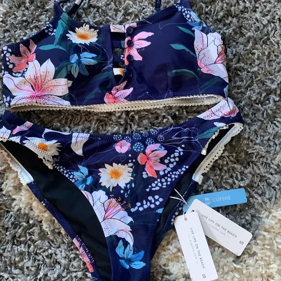 NWT Cupshe Navy Floral Cutout Bikini Set - Picture 6 of 10